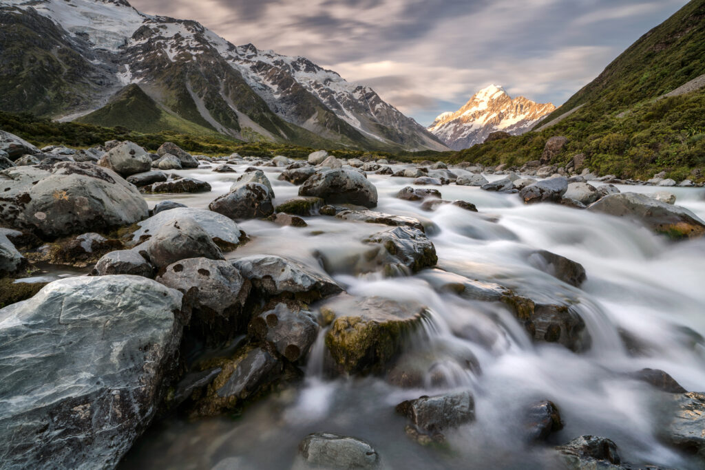 Trip to the Beas Stream Spring with a superb view on the mountain